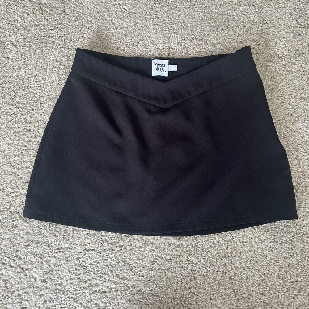 black mini skirt